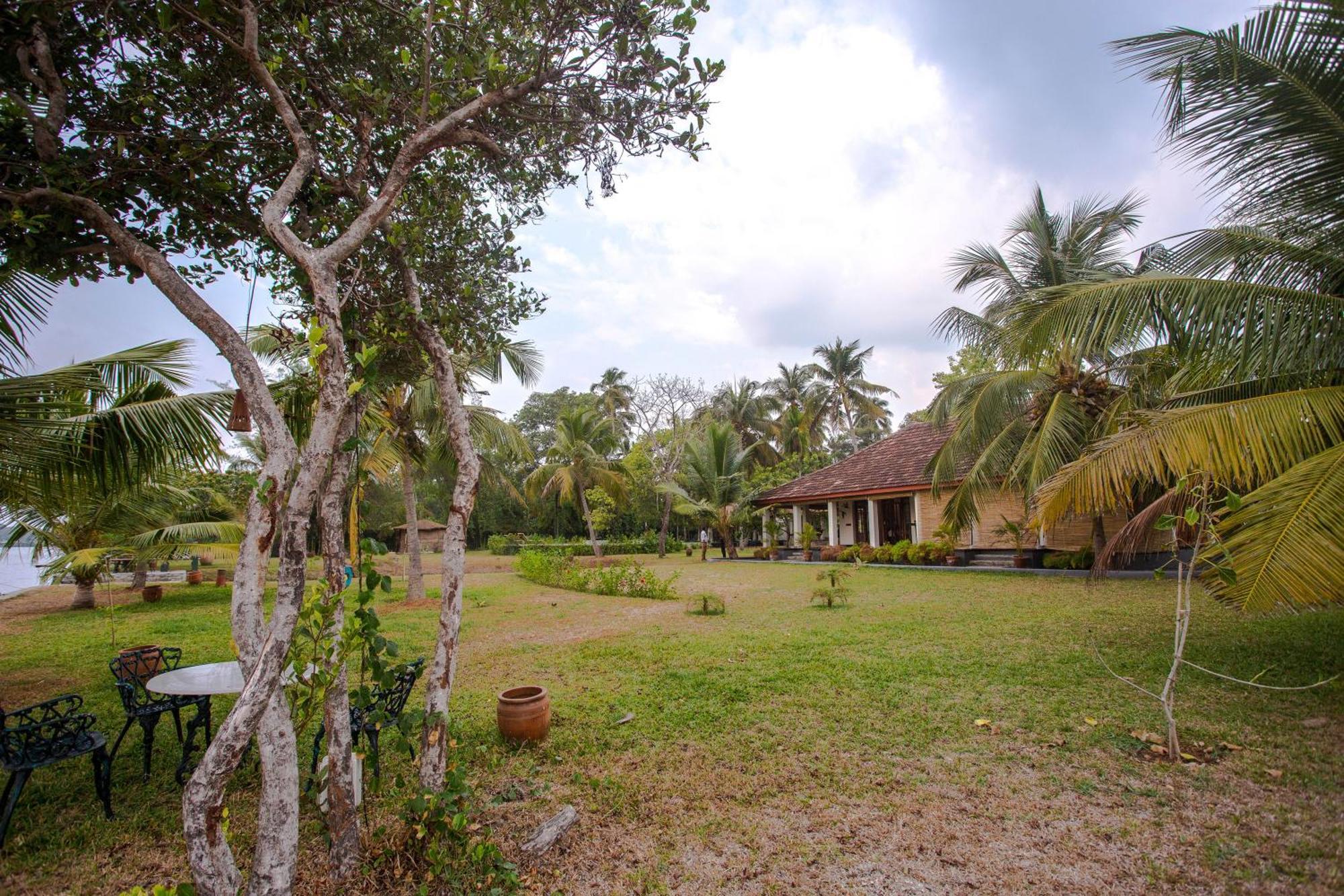 Baymaas Lake House Kochi Exterior foto