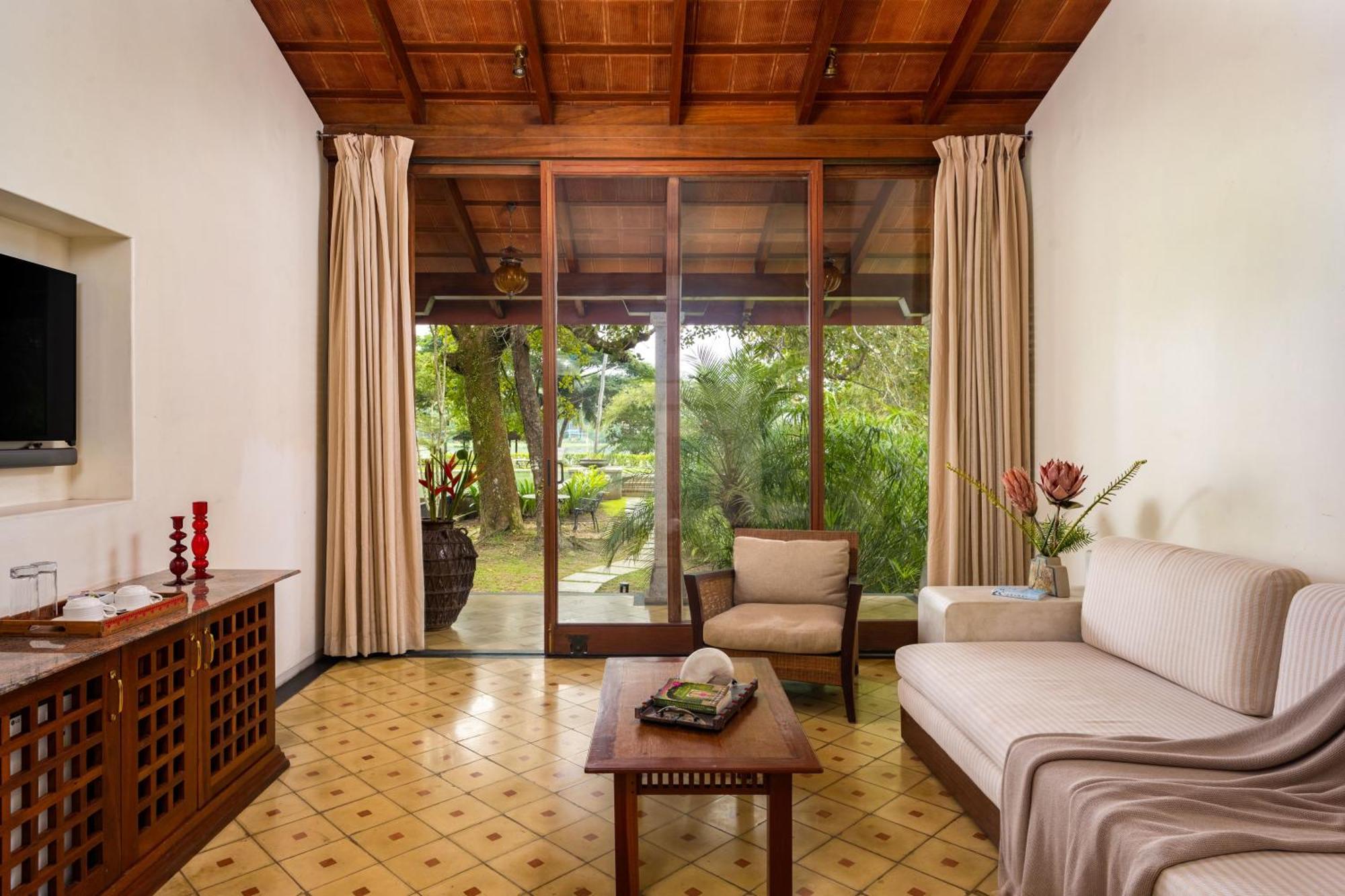 Baymaas Lake House Kochi Exterior foto